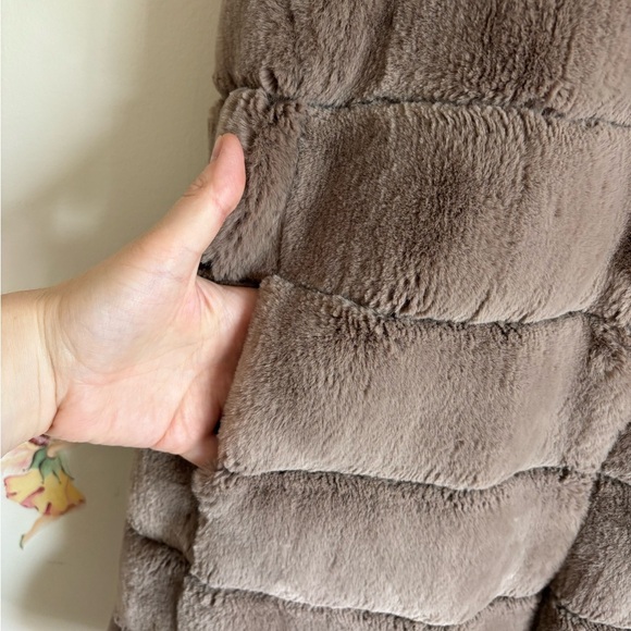 Rachel Zoe Teddy Jacket - Tan Size S Sleeveless Faux Fur - Picture 3 of 8